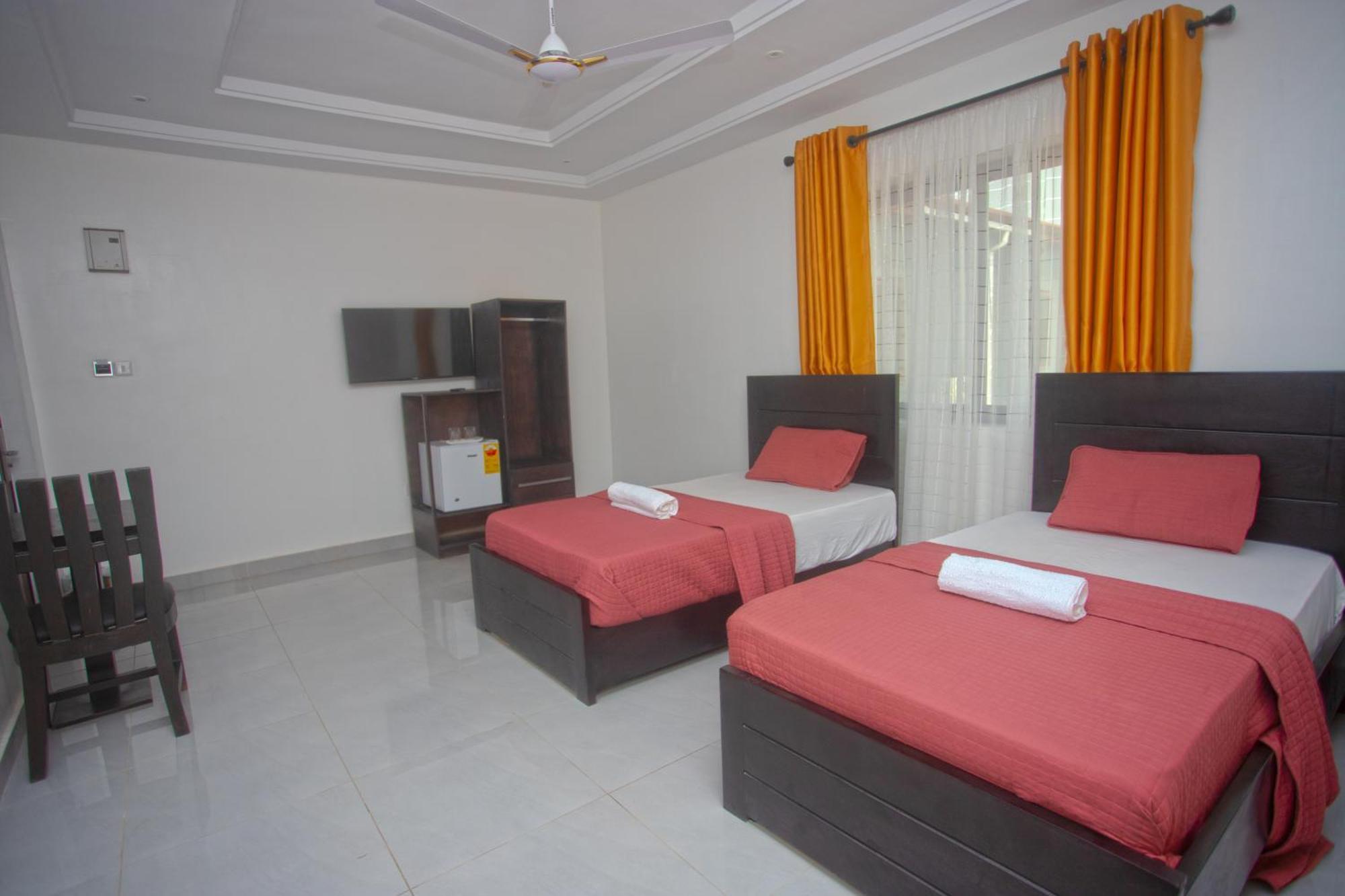 Labev Hotel Кумаси Экстерьер фото