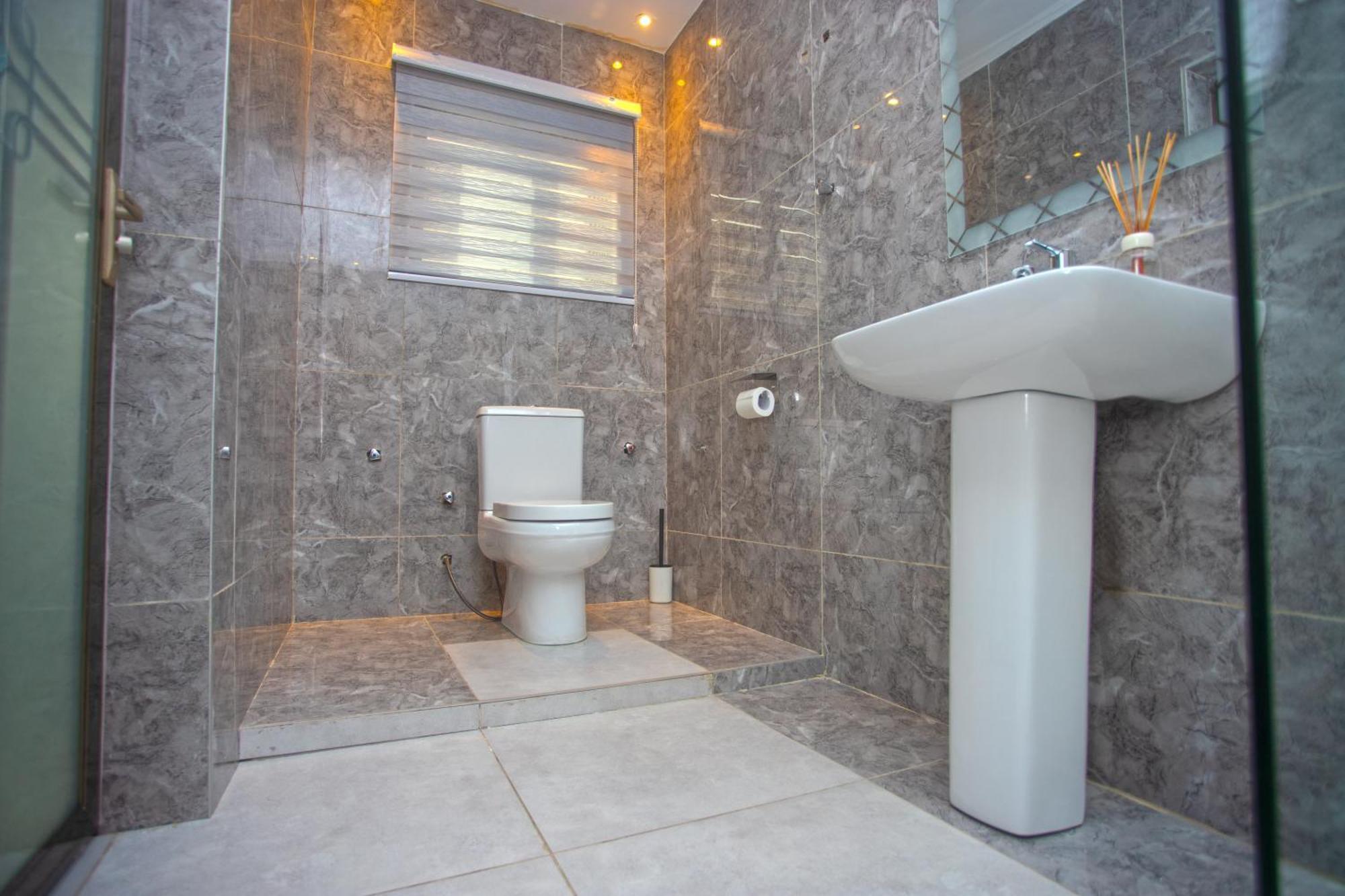 Labev Hotel Кумаси Экстерьер фото