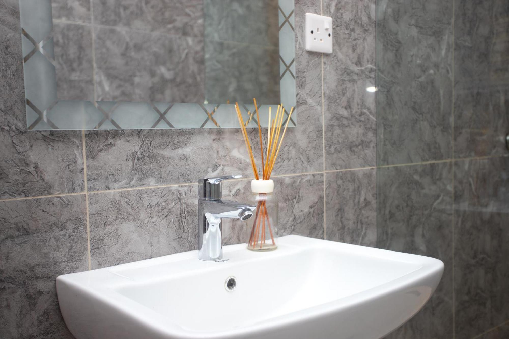 Labev Hotel Кумаси Экстерьер фото