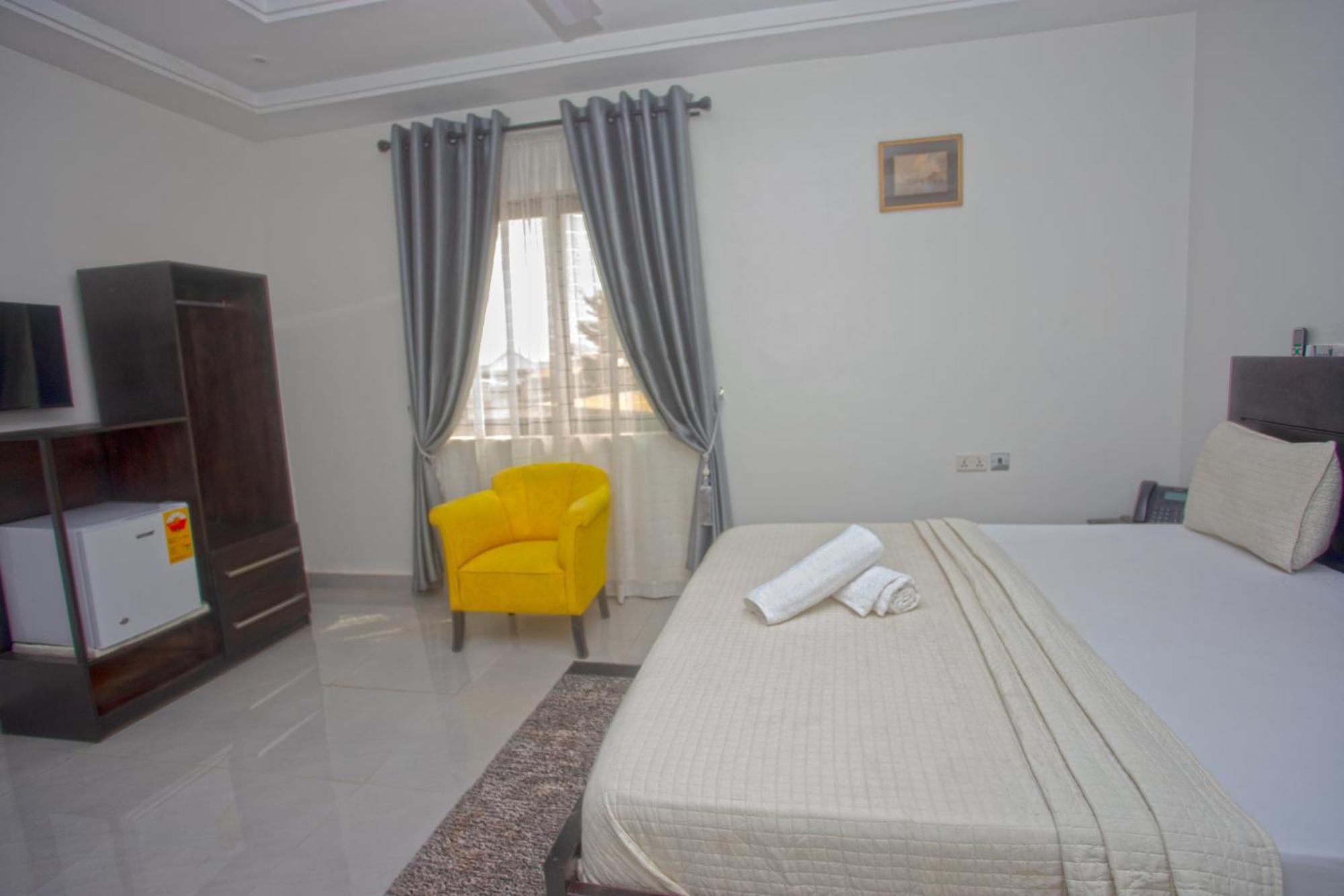 Labev Hotel Кумаси Экстерьер фото