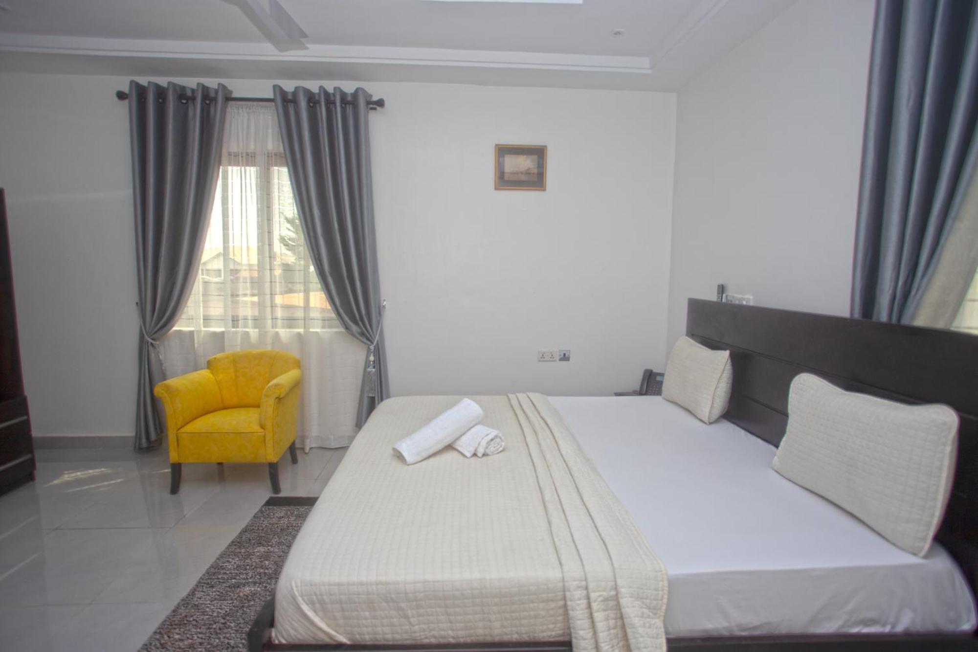 Labev Hotel Кумаси Экстерьер фото