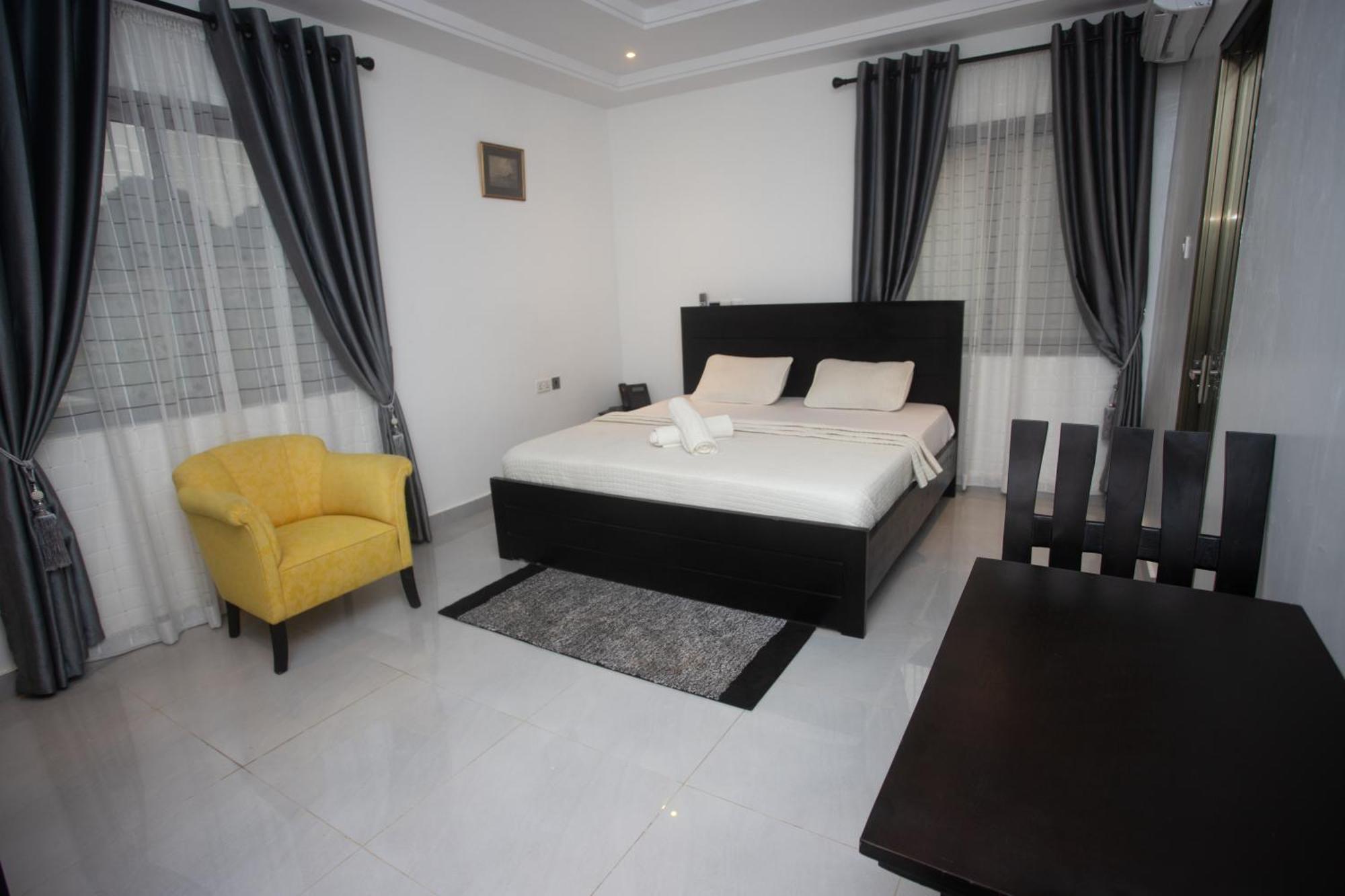 Labev Hotel Кумаси Экстерьер фото