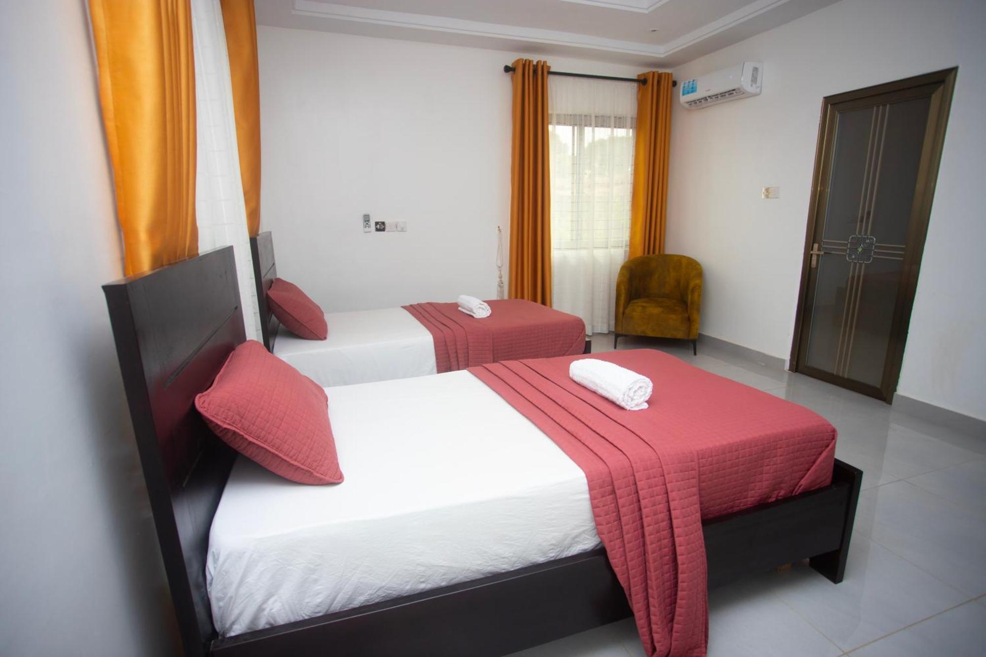 Labev Hotel Кумаси Экстерьер фото