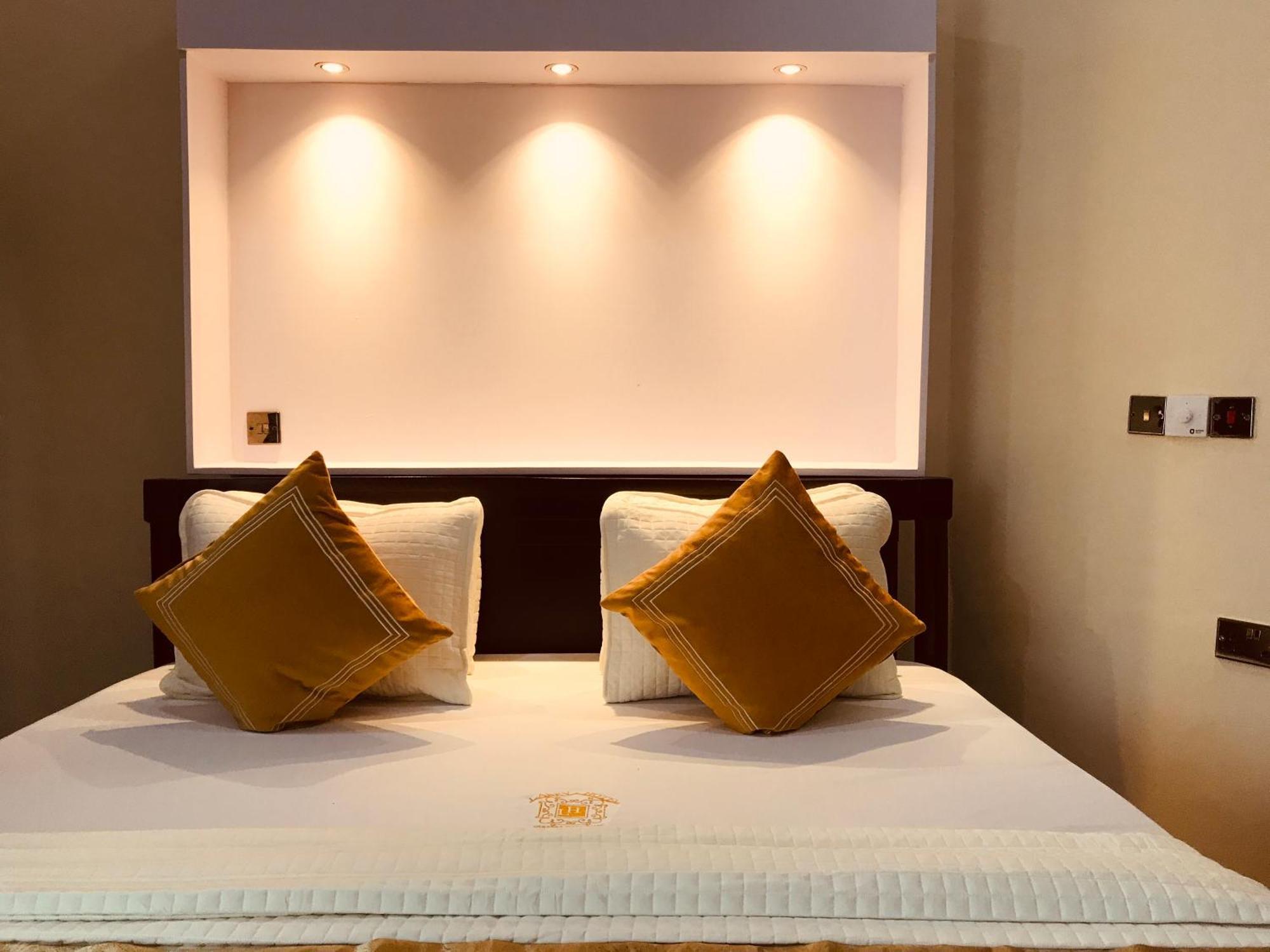 Labev Hotel Кумаси Экстерьер фото