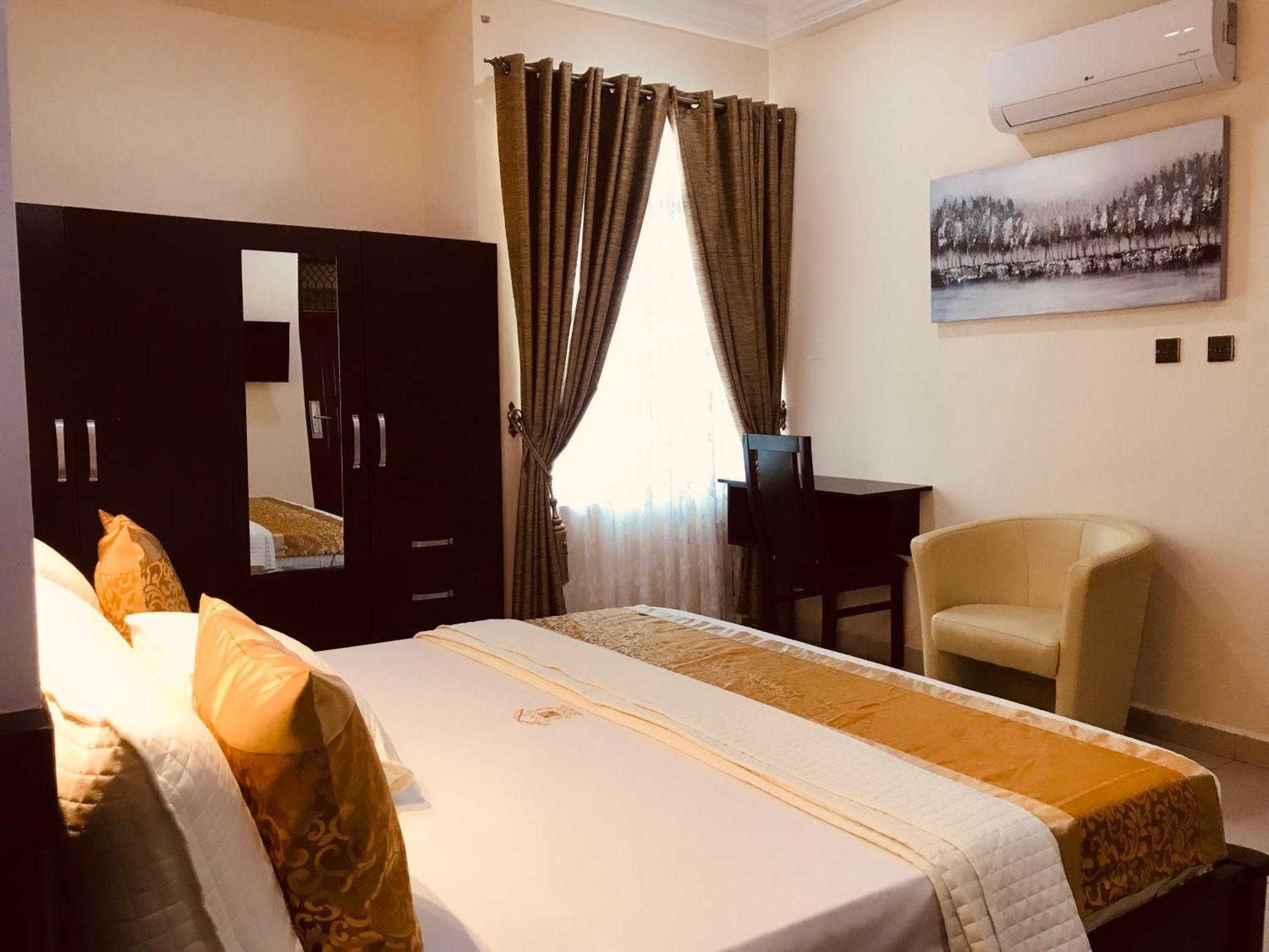Labev Hotel Кумаси Экстерьер фото