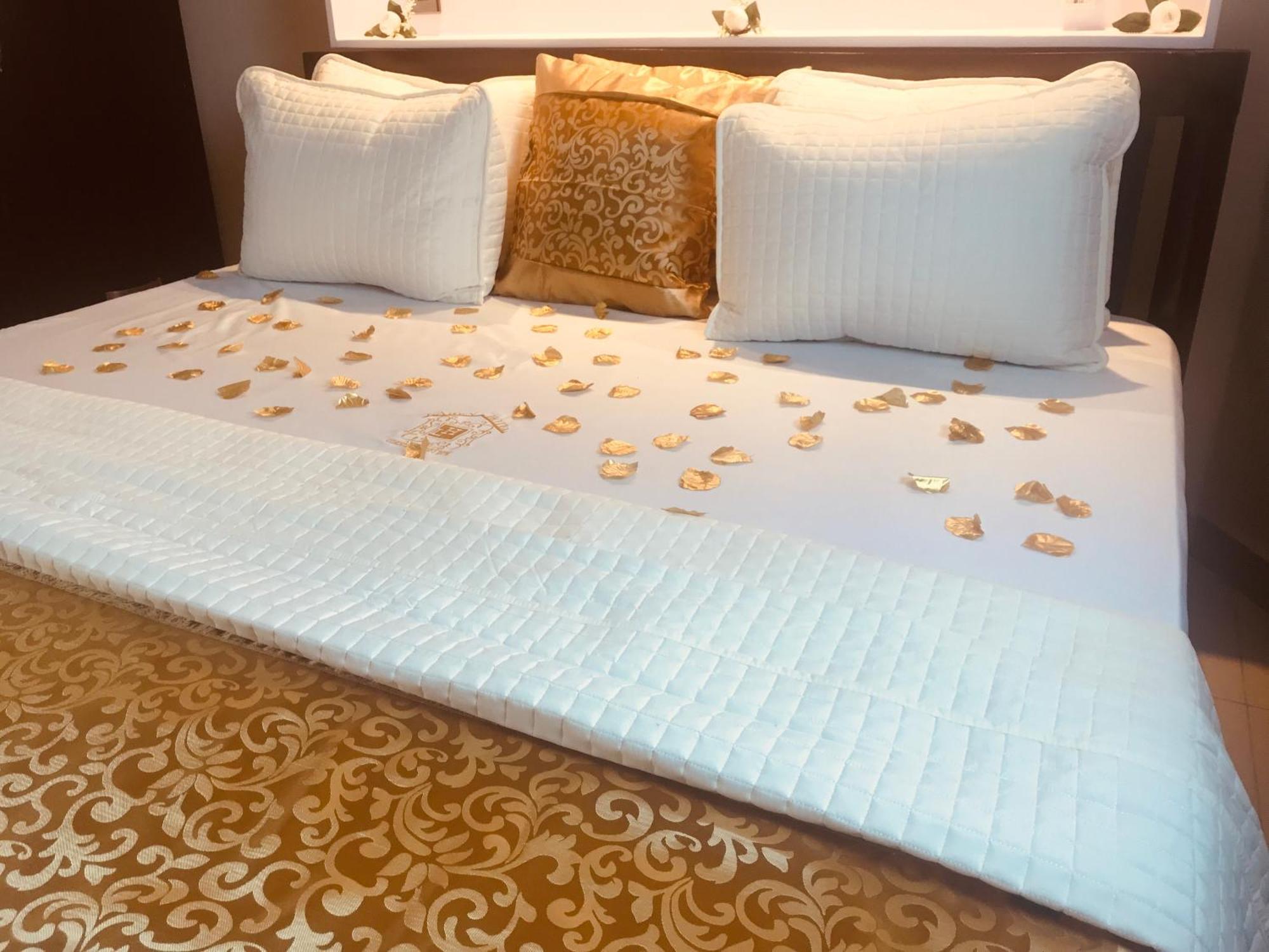 Labev Hotel Кумаси Экстерьер фото
